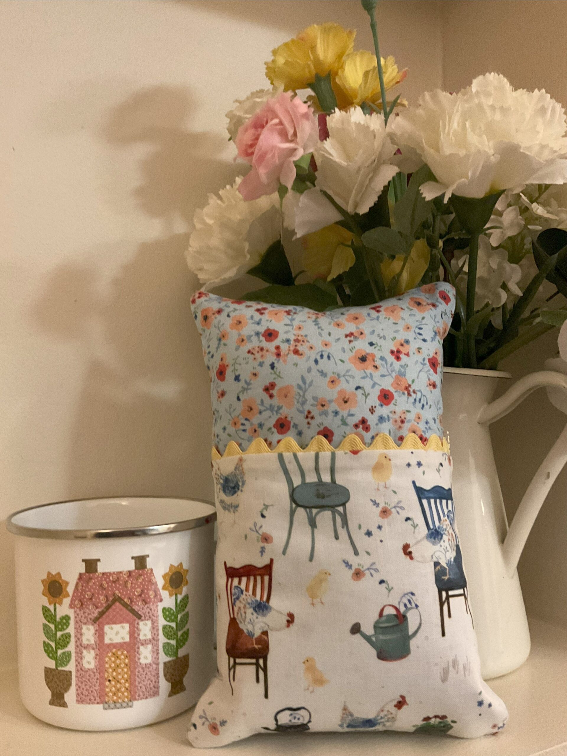 Pretty Pocket Pincushion - Days Filled With Joy